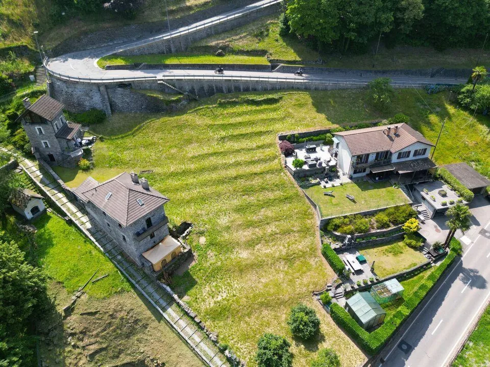 Bauparzelle mit Baubewilligung in Golino – 3 Grundstücke | Lotto di... – photo 2 of 6