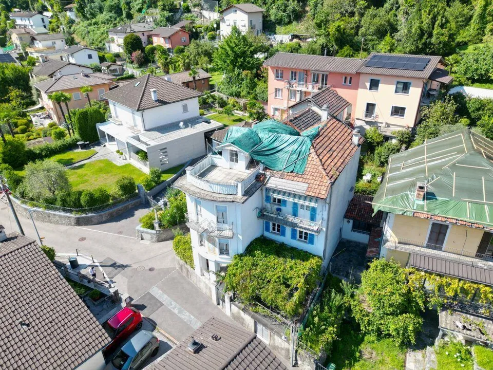 Grande casa da ristrutturare con terrazza panoramica a Solduno | Gr...