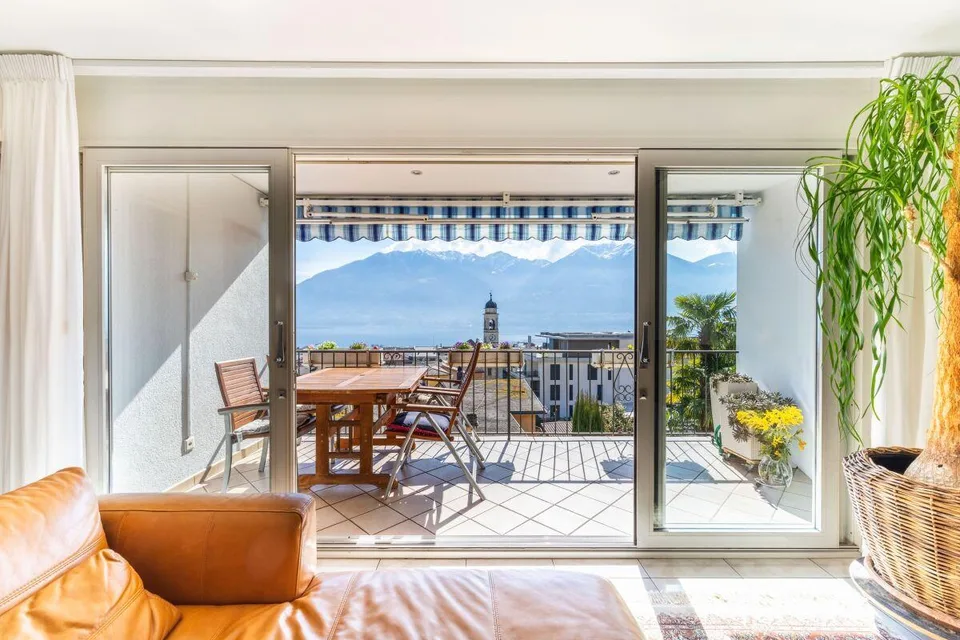 Minusio: Exklusive Duplex-Attikawohnung mit Blick auf den Lago Magg...