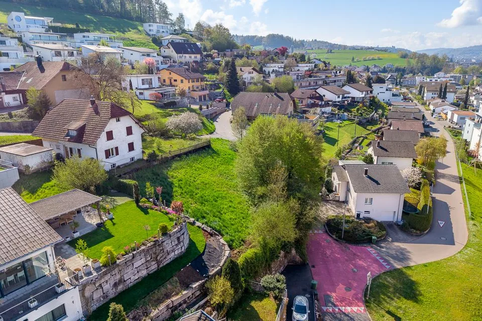 Bauland an sonniger Hanglage mit vielseitigem Entwicklungspotenzial