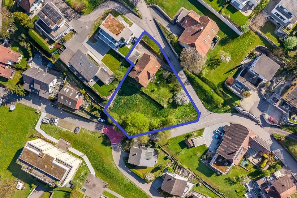 Bauland an sonniger Hanglage mit vielseitigem Entwicklungspotenzial
