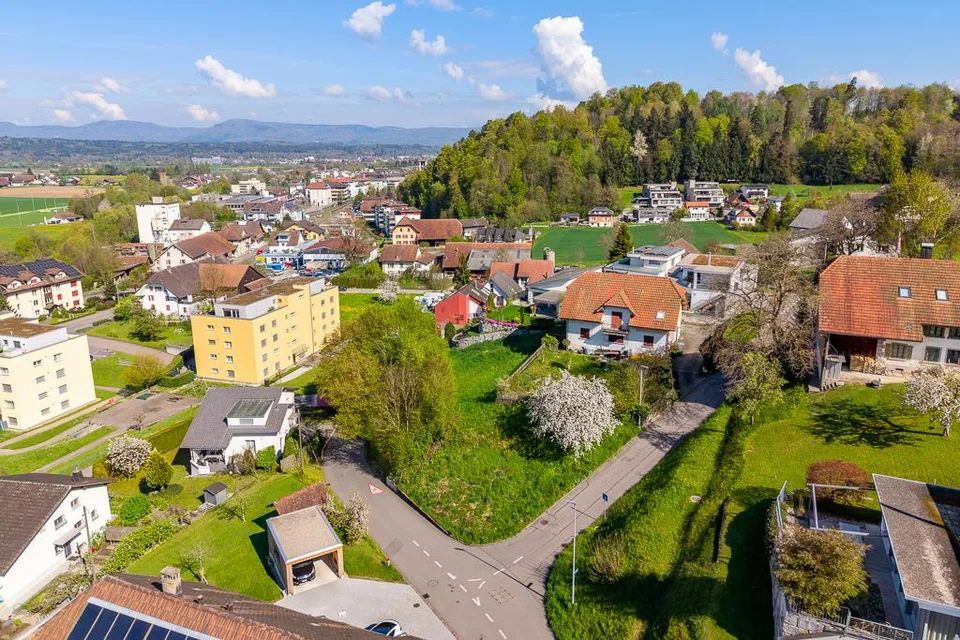 Bauland an sonniger Hanglage mit vielseitigem Entwicklungspotenzial