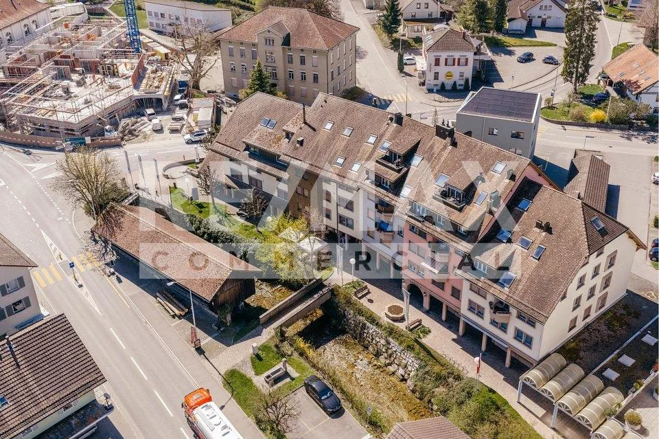 Restaurant Oase mit Aussensitzplätzen direkt am Bach