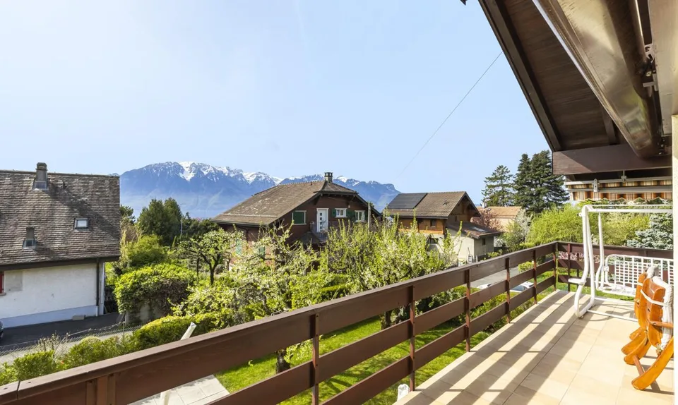 Exklusiv: Große Villa mit 5 Zimmern und Swimmingpool – Foto 9 von 19