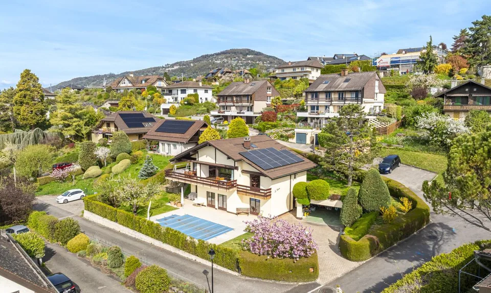 Exclusif: grande villa de 5 chambres avec piscine