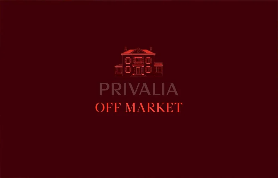 Off-market : Villa d'exception avec vue dégagée sur le lac
