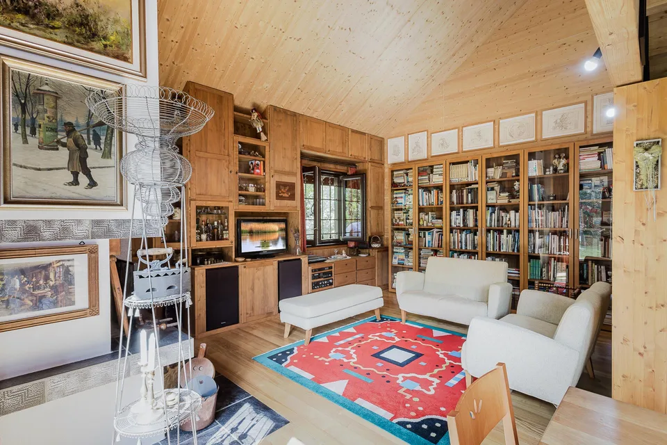 Vivi nel verde, senza compromessi: casa indipendente in legno a Moleno