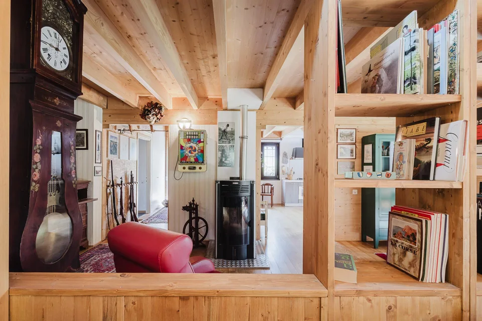 Vivi nel verde, senza compromessi: casa indipendente in legno a Moleno – foto 7 di 15