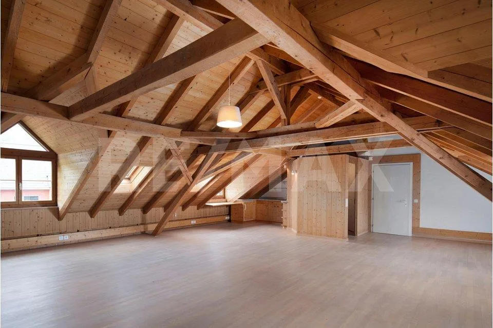 Bijou Dachwohnung mit Atelier – Foto 9 von 13