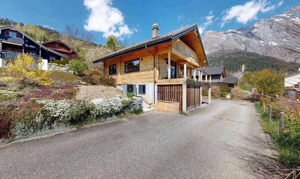 Exclusif: Magnifique chalet rénové et meublé avec soins