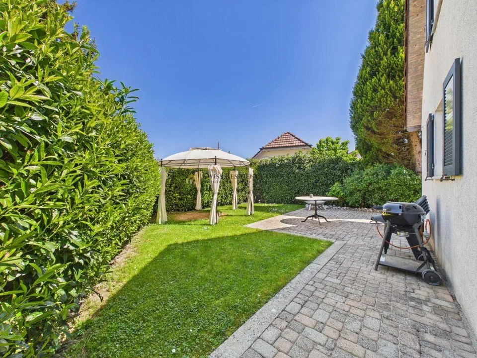 Wohnen wie im eigenen Haus - 4.5-Zimmer-Wohnung mit sonnigem Garten