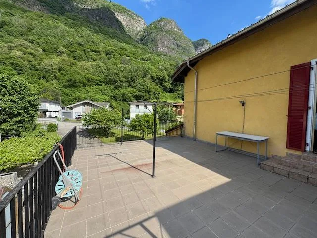 Biasca: casa unifamiliare con giardino e garage doppio – photo 10 of 12