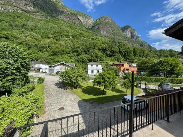 Biasca: casa unifamiliare con giardino e garage doppio – photo 11 of 12