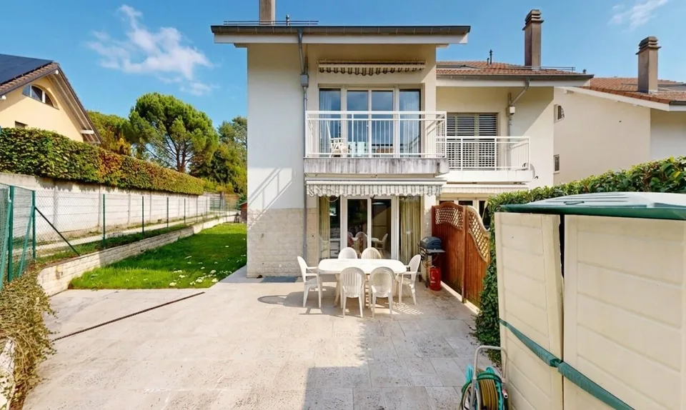 5 Zimmer, 180 m²: Schönes Reihenhaus am Ende mit Garten in Mies