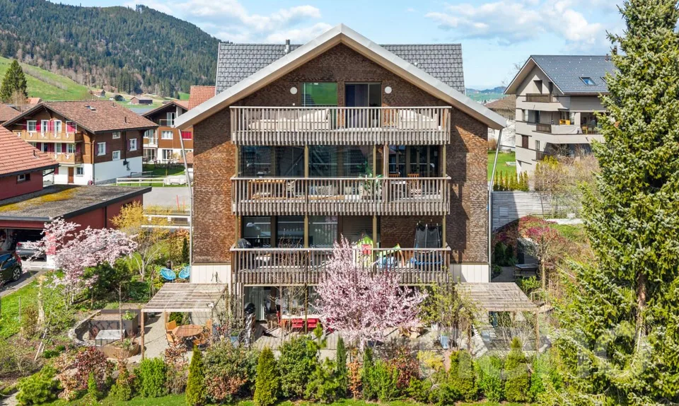 Maisonette Attique de Haute Qualité avec Caractère Chic Alpin