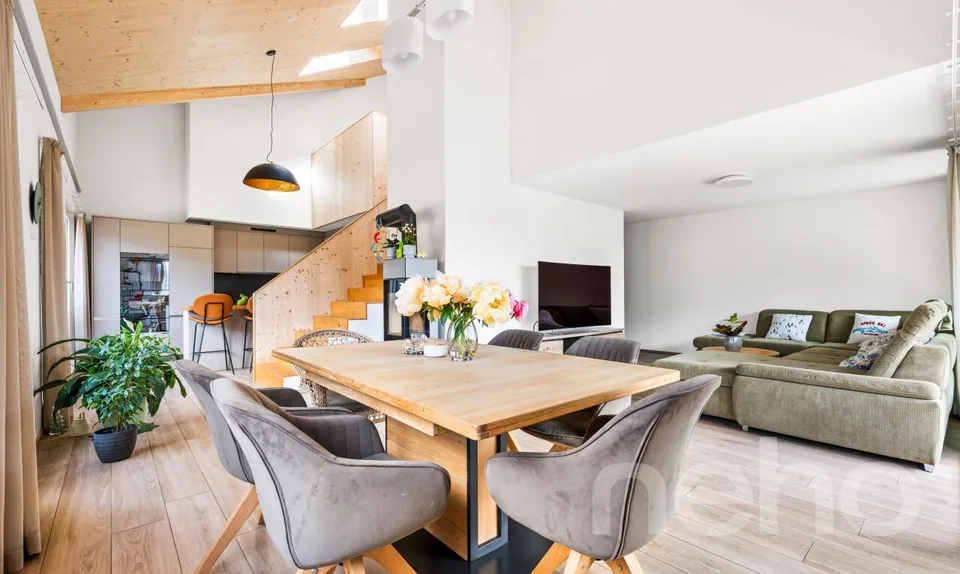 Maisonette Attique de Haute Qualité avec Caractère Chic Alpin