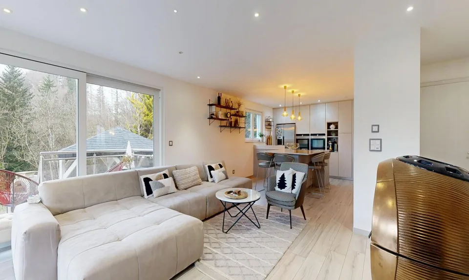 Wunderschöne, modulare 6,5-Zimmer-Wohnung mit Garten und außergewöhnlicher Terrasse