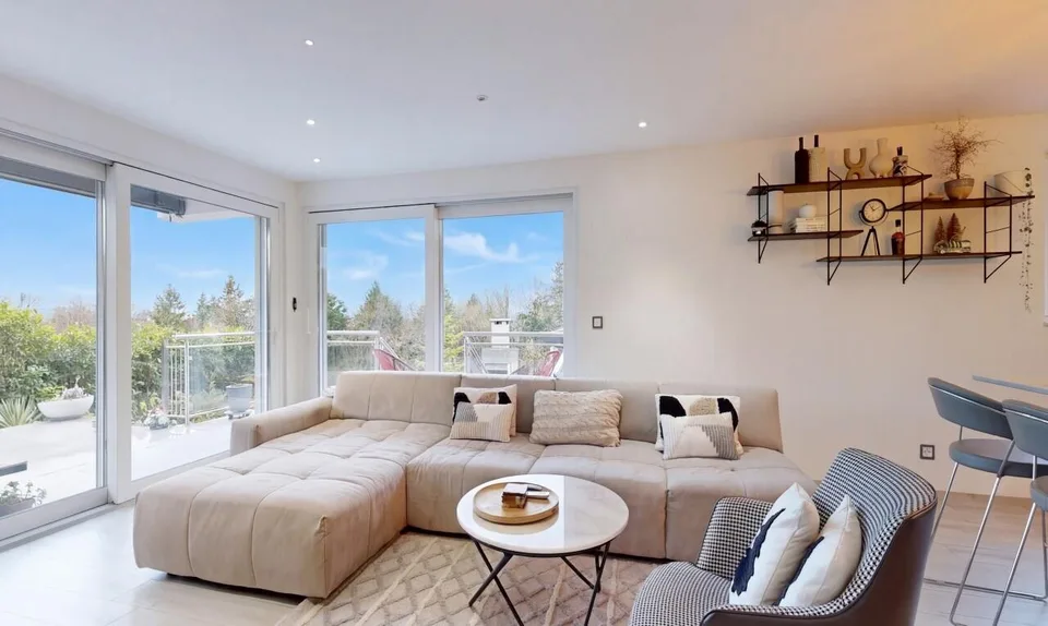 Wunderschöne, modulare 6,5-Zimmer-Wohnung mit Garten und außergewöhnlicher Terrasse