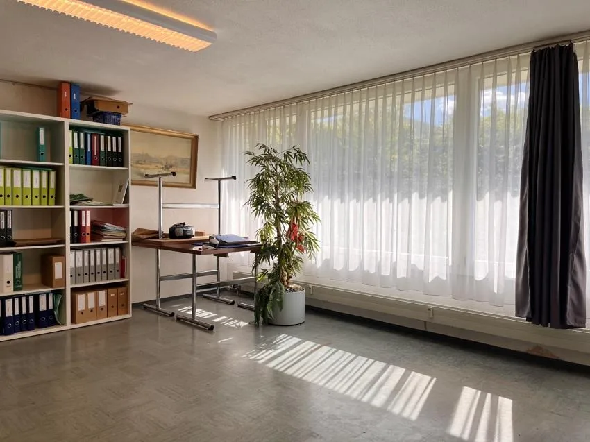 Geräumiges Büro/Gewerberaum für vielseitige Möglichkeiten