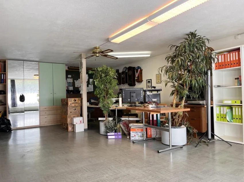 Geräumiges Büro/Gewerberaum für vielseitige Möglichkeiten