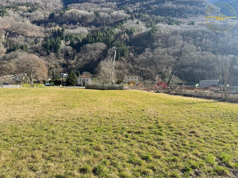 TERRENO EDIFICABILE IN MEZZO AL VERDE AD OSOGNA