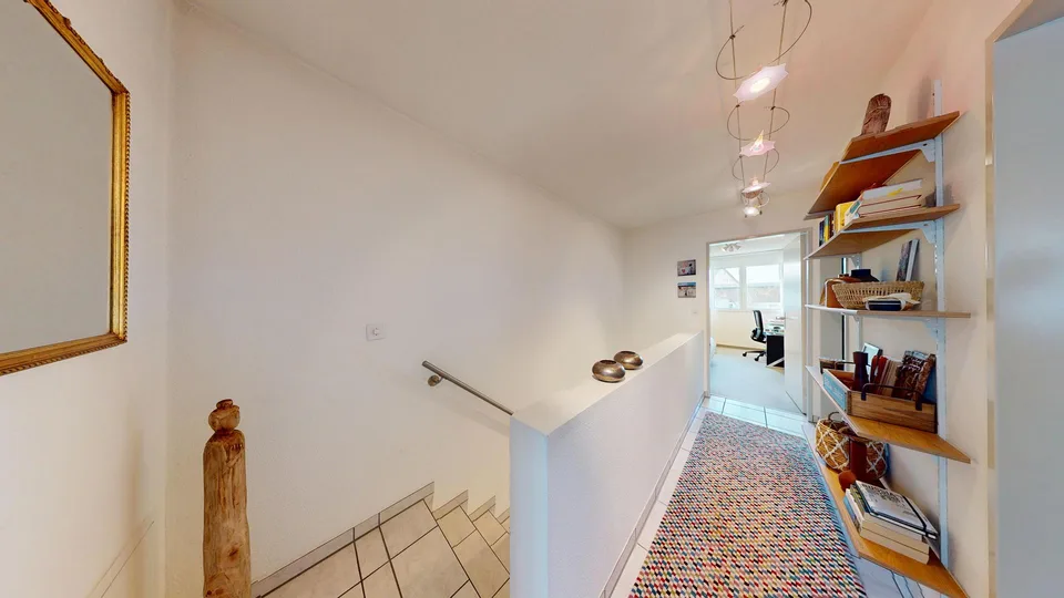 4½ Zimmer/Mittelhaus – für Kenner beinahe im Neuzustand! – photo 17 sur 26