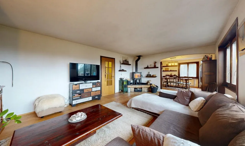 Einfamilienhaus auf einem großen Grundstück