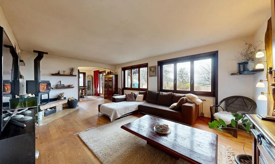 Einfamilienhaus auf einem großen Grundstück