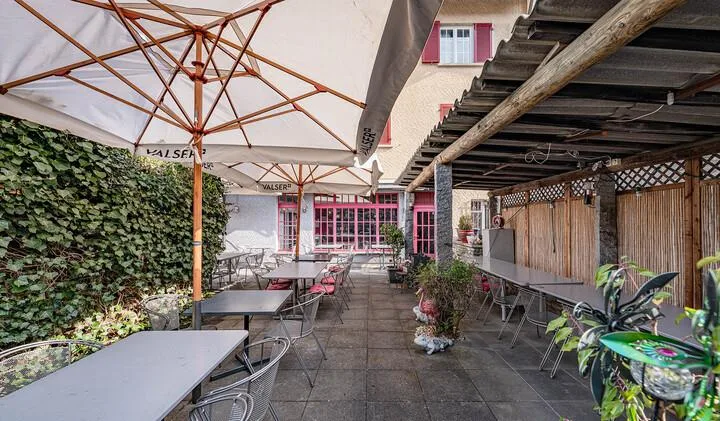 ERTRAGSSTARKES WOHN- UND GESCHÄFTSHAUS MIT RESTAURANT UND WOHNUNGEN