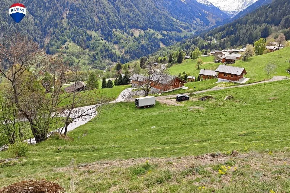 Terrain à bâtir pour 1 à 2 maisons en zone H20