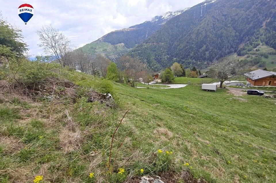Terrain à bâtir pour 1 à 2 maisons en zone H20