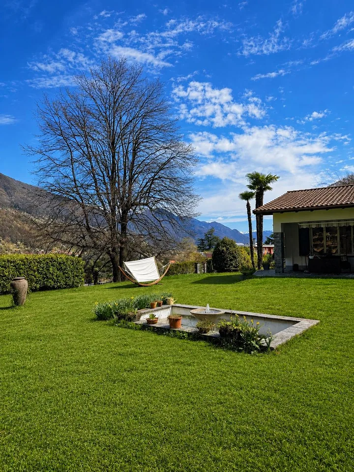 Casa unifamiliare a Losone 4.5 Locali con ampio terreno