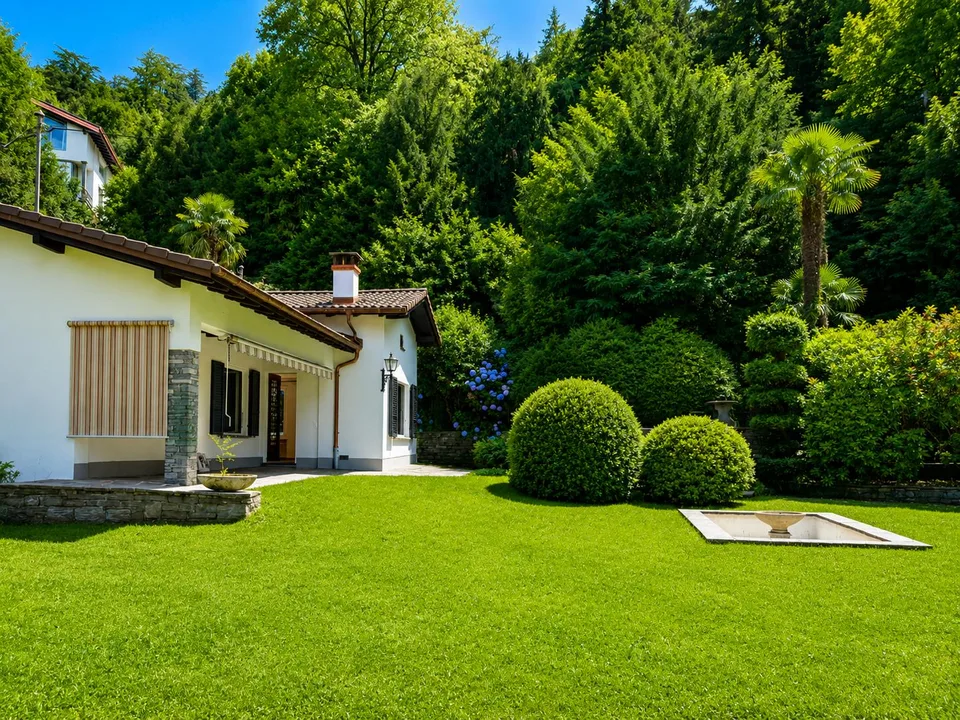 Casa unifamiliare a Losone 4.5 Locali con ampio terreno
