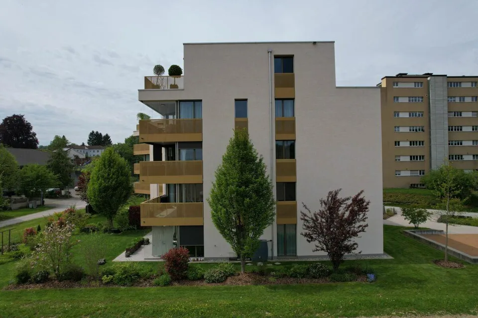 Elegante 2.5-Zimmer-Wohnung mit Balkon und Blick ins Grüne