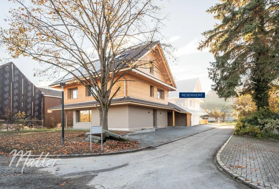 NEUES 6.5-Zimmer-Einfamilienhaus am See