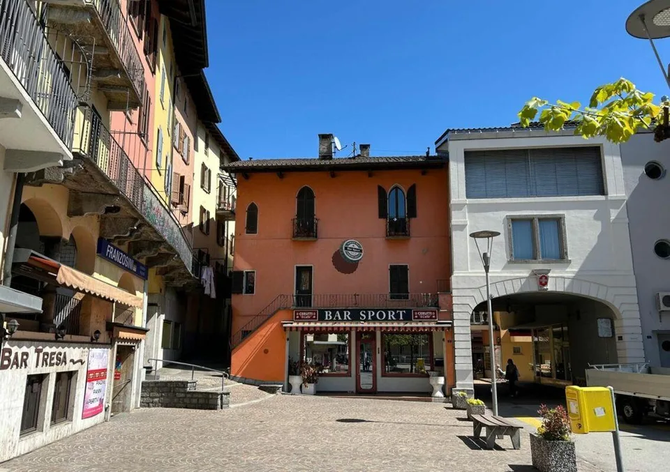 STABILE A REDDITO / INVESTIMENTO - TRASFORMABILE IN 3-4 APPARTAMENTI