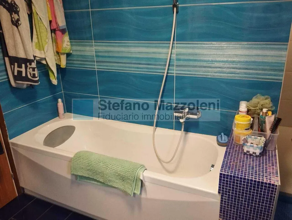 QUARTINO – Vendesi casa accogliente, spaziosa e ben servita