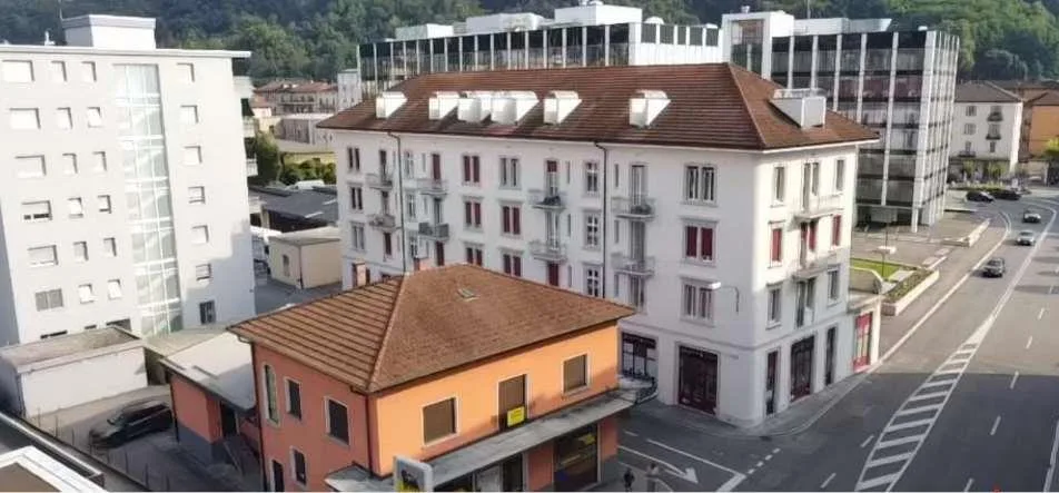 Vendesi Stabile a reddito zona chiasso