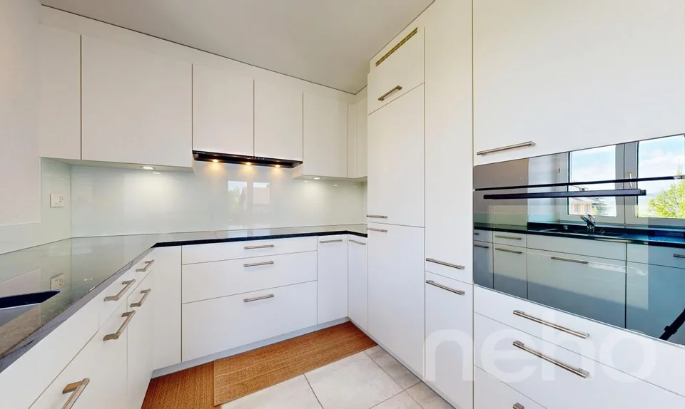 Appartement rénové avec balcon et proche du lac