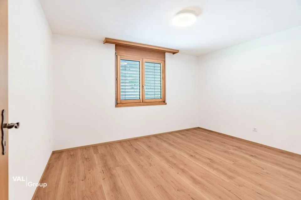 Stilvoll renovierte 4.5-Zimmerwohnung an ruhiger Lage in Raron – Foto 7 von 16