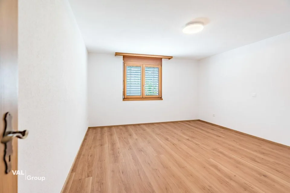 Stilvoll renovierte 4.5-Zimmerwohnung an ruhiger Lage in Raron – Foto 6 von 16