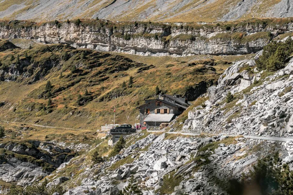 Historisches Berghotel Schwarenbach inmitten der imposanten Berner ...