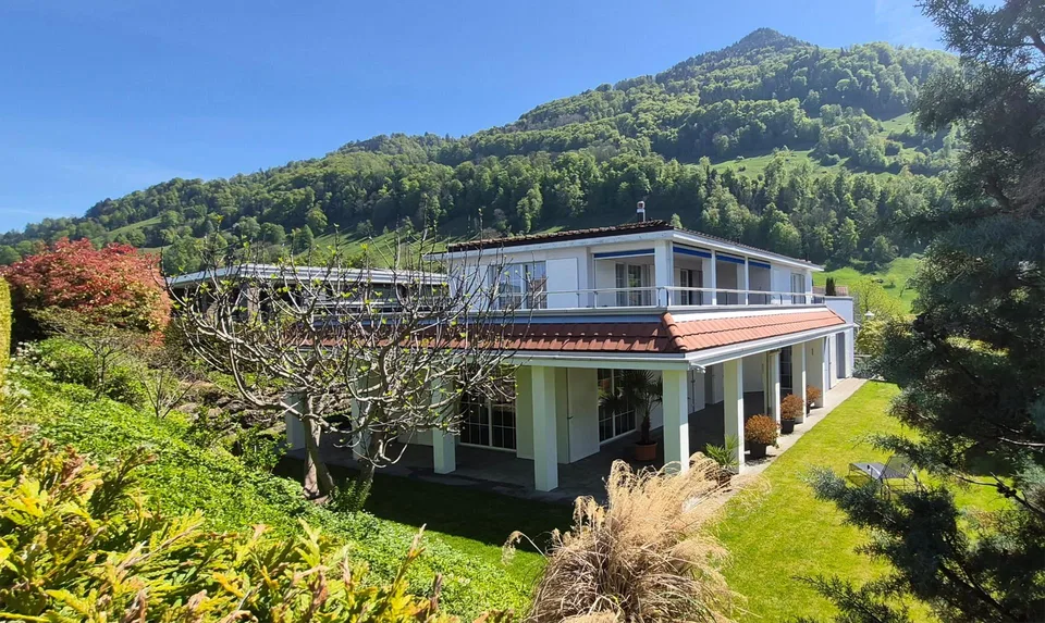 Exklusives Einfamilienhaus mit Seesicht & Alpenpanorama