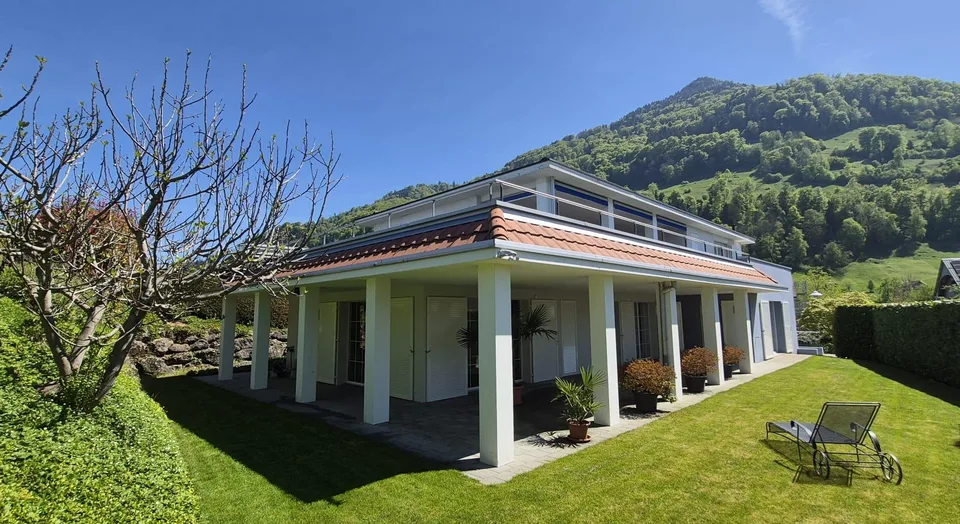 Exklusives Einfamilienhaus mit Seesicht & Alpenpanorama