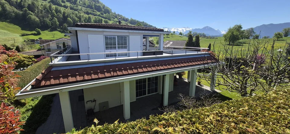 Exklusives Einfamilienhaus mit Seesicht & Alpenpanorama