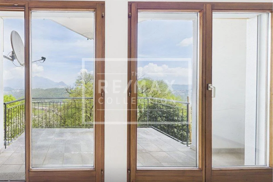 Elegante maisonette di 4½ locali con vista panoramica