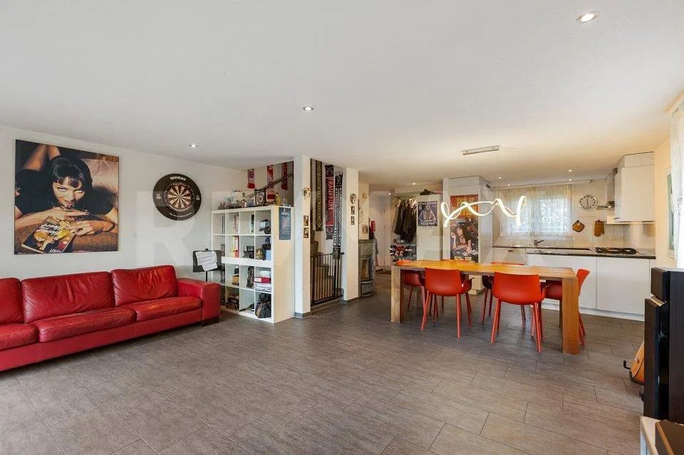 Casa d'angolo familiare di 6,5 locali a Winterthur-Dättnau