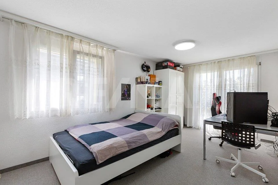 Casa d'angolo familiare di 6,5 locali a Winterthur-Dättnau