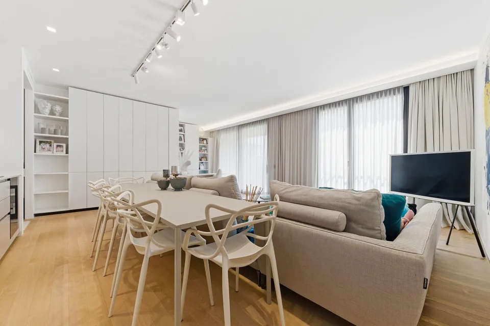 Zeitgenössische Eleganz nur wenige Schritte vom Parco Ciani und der... – Foto 8 von 11