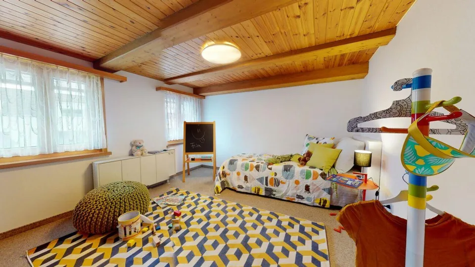 Charmantes 5.5-Zimmer-Haus mit guter Infrastruktur – Foto 8 von 11